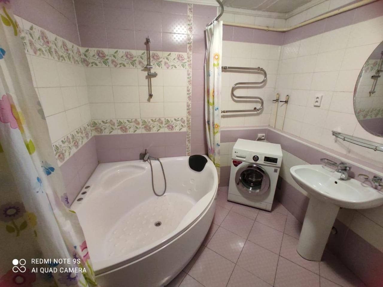 Hostel "Ormanova" Алма Ата Екстериор снимка